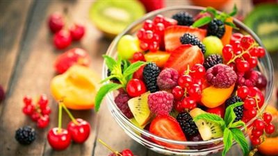 مائدة إفطار صحية، أصناف من الفاكهة صديقة للصائم