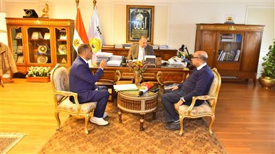 محافظ أسيوط يشدد على تنفيذ مبادرة الكشف عن الأنيميا والسمنة والتقزم في المدارس