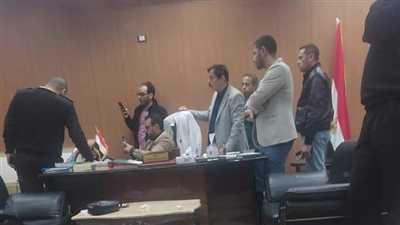 تفاصيل اعتداء أسرة مريض بالضرب على الطاقم الطبي بمستشفى المبرة في المحلة