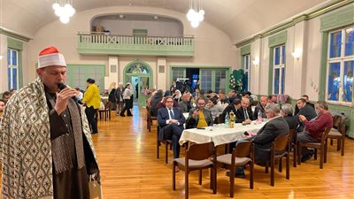 أستاذ مقارنة الأديان بجامعة فرانكفورت يشيد بموفدي الأوقاف لألمانيا