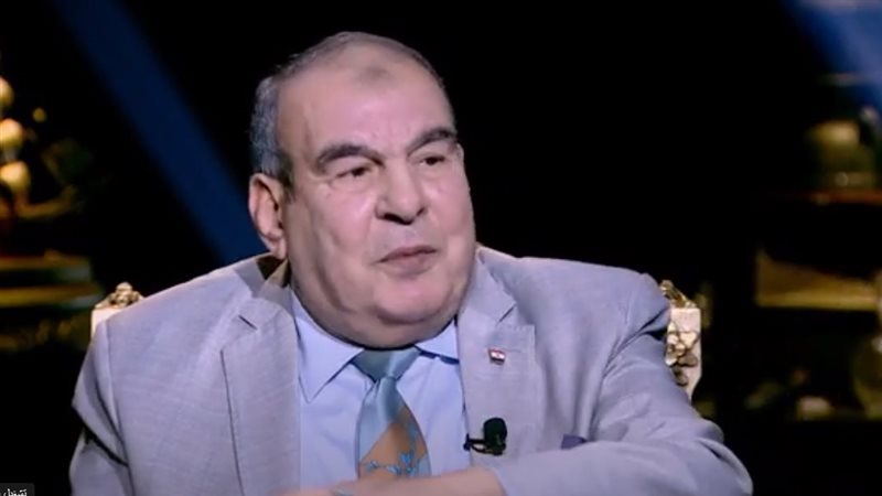 فكري صادق، فيتو