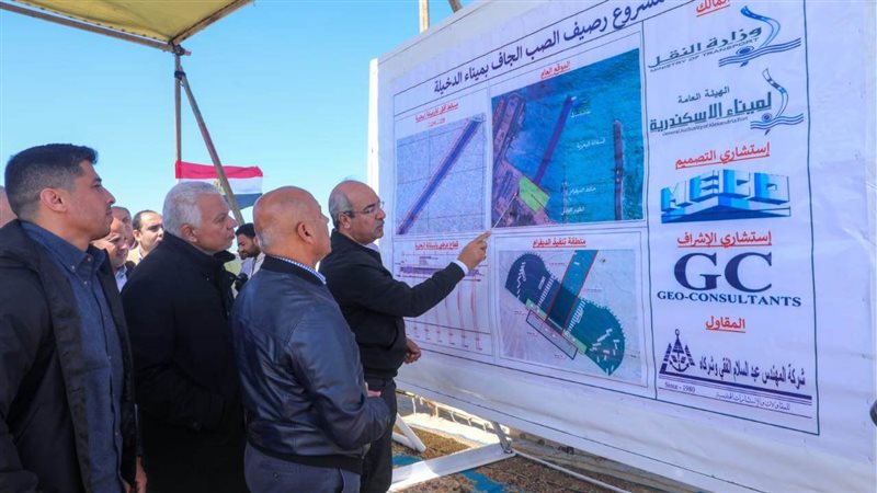 وزير النقل يتفقد