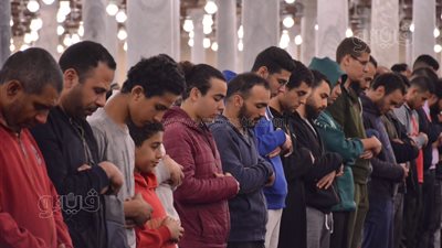 40 صورة ترصد صلاة التراويح من مسجد عمرو بن العاص ليلة 22 رمضان 