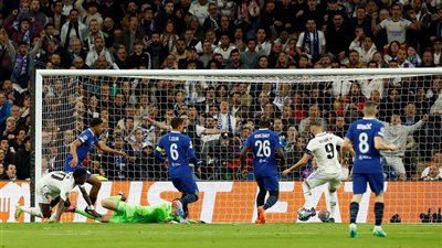 دوري أبطال أوروبا، ريال مدريد يتقدم بهدف بنزيما على تشيلسي بالشوط الأول (فيديو)