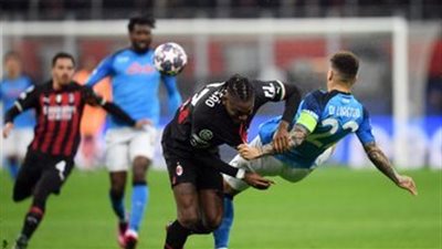 مواجهة شرسة بين نابولي وميلان في دوري أبطال أوروبا 