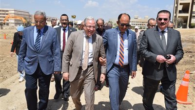 رئيس جامعة حلوان: المجمع الطبي يسهم في توفير بيئة تعليمية متكاملة لتأهيل الكوادر الطبية