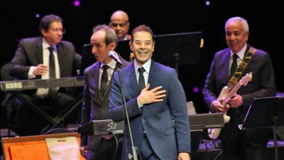 سهرة طربية ساحرة لـ مدحت صالح في حفل كامل العدد بالأوبرا (صور)