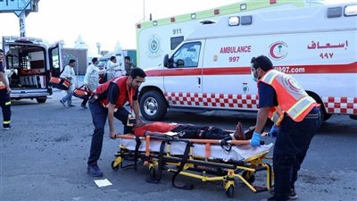 سقوط حافلة من أعلى جسر في السعودية