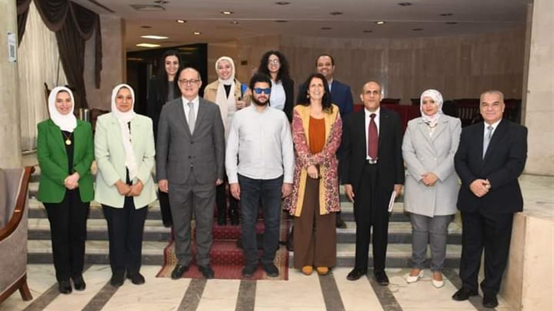 جامعة عين شمس، فيتو