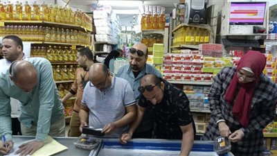 ضبط منتجات منتهية الصلاحية خلال حملة على أسواق المنيا