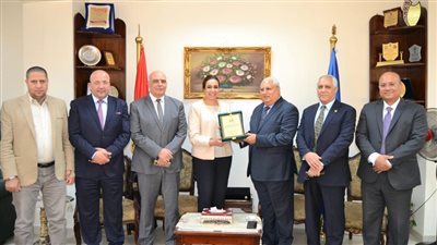 البنك الزراعي يستكمل قوافل الخير لتوزيع المساهمات الغذائية على الأسر الأكثر احتياجا