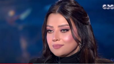 رضوى الشربيني باكية على الهواء: لسه بعرف أعيط وعندي مشاعر (فيديو)