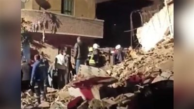 استخراج 3 مصابين من أسفل عقار الإسكندرية المنهار والبحث عن مفقودين تحت الأنقاض