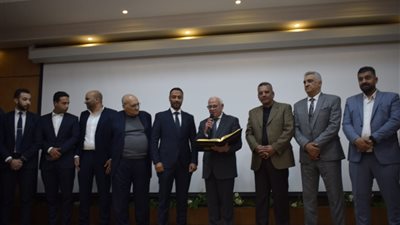 محافظ بورسعيد يكرم نادي المريخ عقب التأهل لدورة الترقى للمحترفين ب