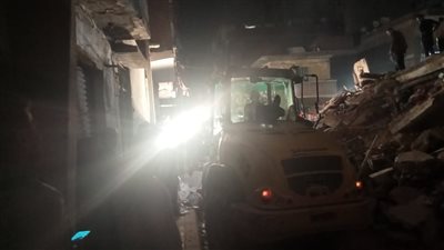 أول صور من موقع انهيار عقار الورديان بالإسكندرية 