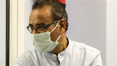 جابر القرموطي يزور مستشفى الثدي بالمعهد القومي للأورام | صور