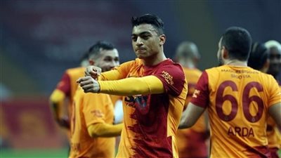 مصطفى محمد يسجل هدفين ويقود جالطة سراي للفوز على ريزا سبور 2/3