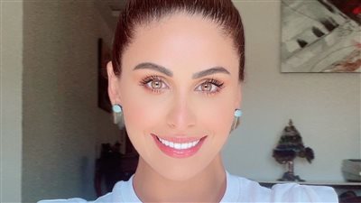 مي سليم بإطلالة جذابة بالأبيض في أحدث ظهور