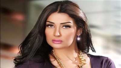 غادة عبد الرازق في صورة جديدة مع ابنتها.. ونشطاء: 