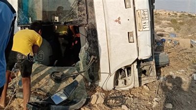 ارتفاع أعداد ضحايا حادث انقلاب أتوبيس رحلات بمطروح إلى حالة وفاة و19 مصابا 