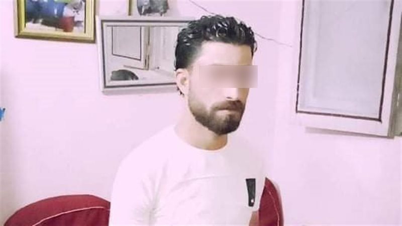 شهيد الغدر أمام مسجد