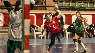 سيدات يد الأهلي يواجهن حلوان الرياضي في بطولة منطقة القاهرة