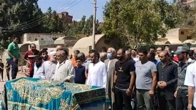 تشييع جثمان شبيه السادات من قرية سبرباي مسقط رأسه بطنطا |فيديو