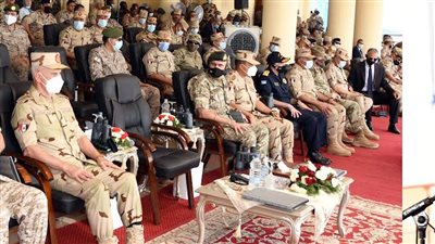 وزير الدفاع يشهد تنفيذ المرحلة الختامية لفعاليات تدريب النجم الساطع 2021 بالذخيرة الحية
