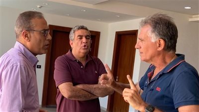 جولة لـ مجاهد وكيروش في مبنى الاتحاد والمنتخبات الوطنية الجديد