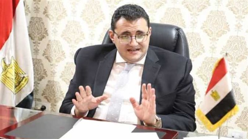 خالد مجاهد، مساعد
