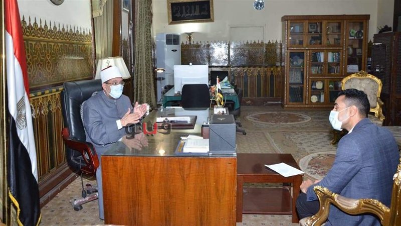 وزير الأوقاف خلال