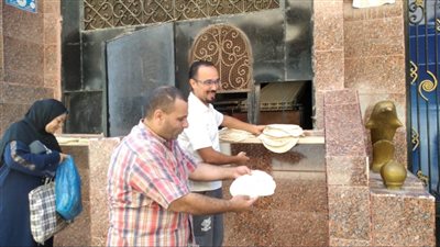 ضبط ٤١ بطاقة تموينية داخل مخبز في أبيس بالإسكندرية