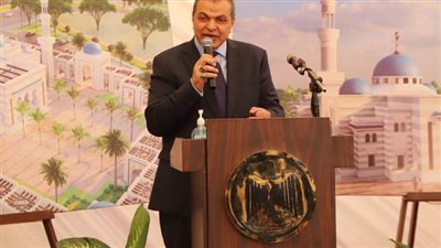 وزير القوى العاملة يضع حجر الأساس لمسجد فريد خميس بالعاشر