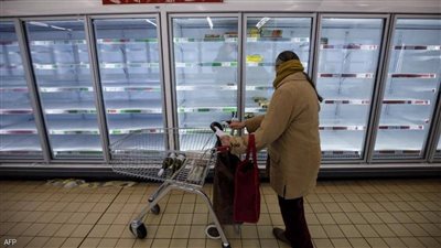 متى يجب إخطار المشتري البائع بمشكلات السلعة وأي حقوق تترتب على ذلك ؟ 