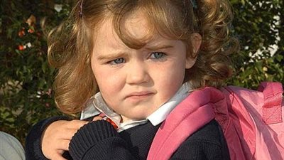 7 نصائح للتعامل مع الطفل حال رفضه الذهاب إلى المدرسة