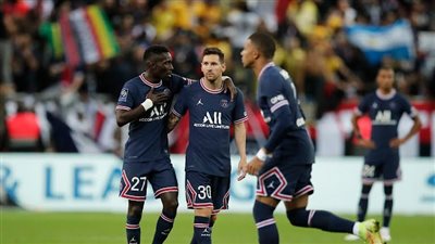 في غياب 11 لاعبا.. باريس سان جيرمان يعلن قائمته للقاء إنجيه