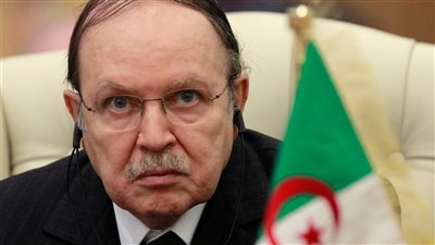 ماكرون: برحيل بوتفليقة ينطفئ وجه مضيء في تاريخ الجزائر