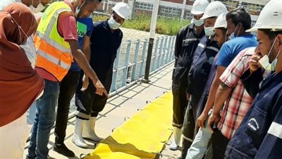 بتكلفة 700 ألف جنيه.. تدعيم 5 محطات مياه بأسيوط بحواجز ماصة للمواد البترولية 