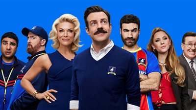 Emmy Awards.. جيسون سوديكس وجين سمارت أفضل ممثلين كوميديين لعام 2021 