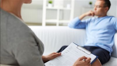 لو مش طبيب.. إجراءات الحصول على ترخيص ممارسة مهنة العلاج النفسي