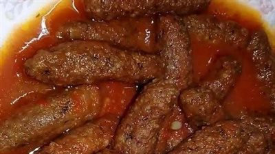 بالصلصة والبطاطس.. طريقة عمل كفتة الأرز