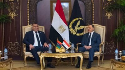 وزير الداخلية يبحث مع نظيره الليبي تعزيز التعاون الأمني 