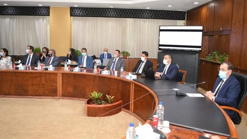 اجتماع وزير البترول