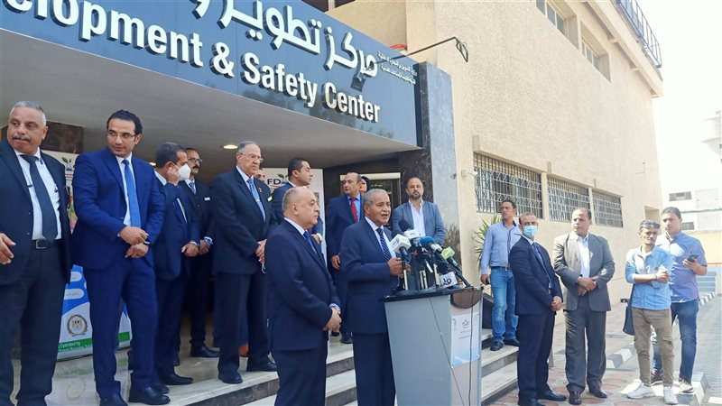 خلال افتتاح مركز