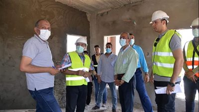  محافظ الإسماعيلية يوجه بتوفير لقاح كورونا لأهالي قرى حياة كريمة|صور