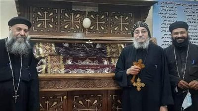 الأنبا يواقيم يترأس قداس ذكرى الأربعين للقمص أسطفانوس مراد شيخ كهنة إيبارشية إسنا وأرمنت