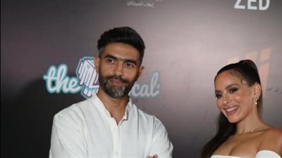 عمرو عابد يهنئ جميلة عوض وأحمد حاتم بفيلم 