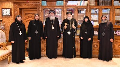 البابا تواضروس يتسلم تقريرا عن الخدمة في القدس