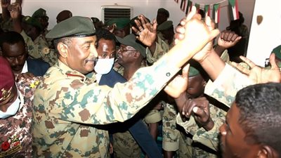 بيان العزل.. قصة مهندس بث أنقذ السودان من انقلاب الفجر 