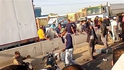 مصرع وإصابة ١٣ عاملا في انقلاب سيارة ربع نقل بطريق جمصة الدولي بالدقهلية 